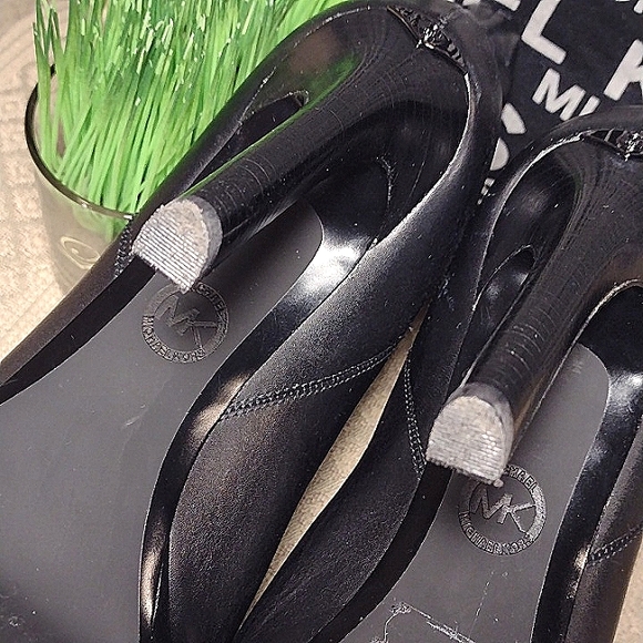 MICHAEL Michael Kors Stiletto Ankle Bootie - Picture 8 of 15